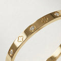Elia Bangle