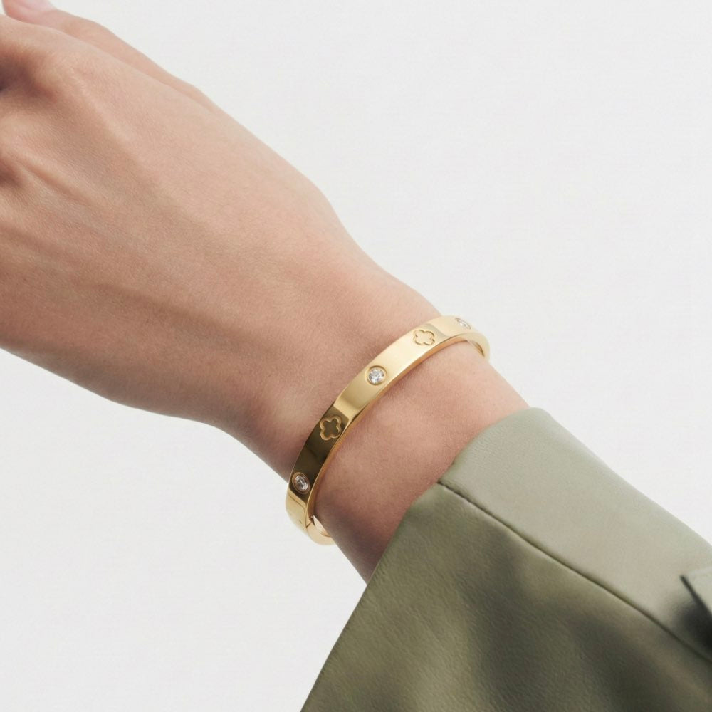 Elia Bangle