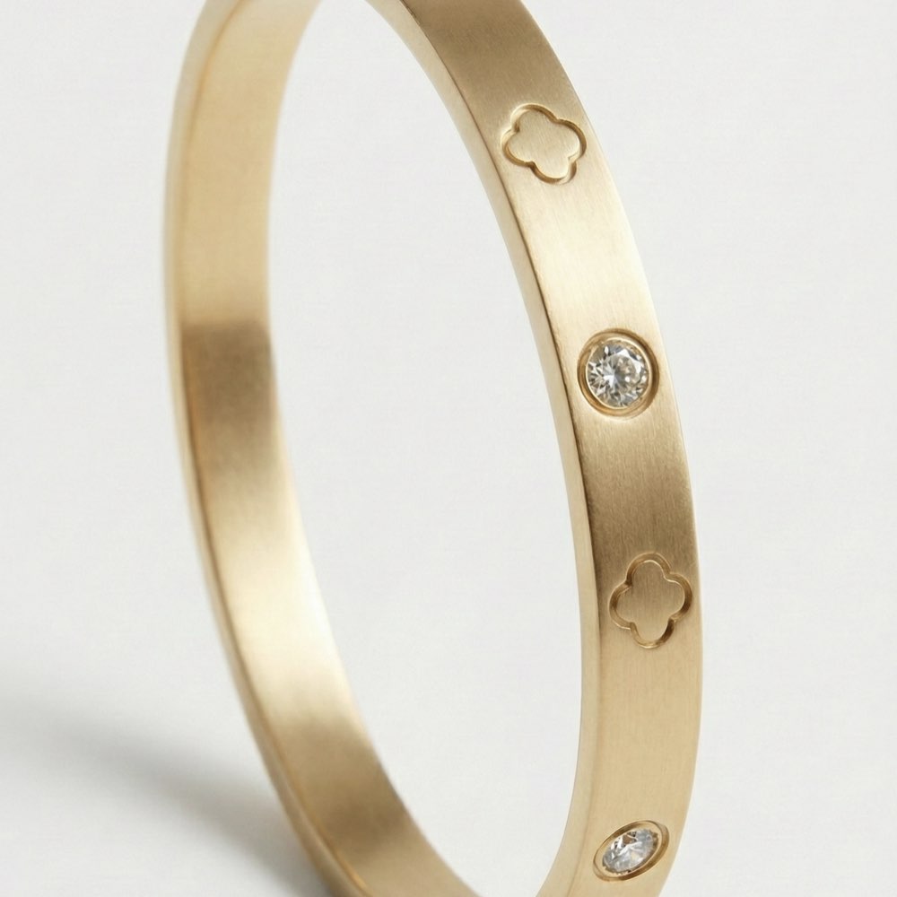 Elia Bangle