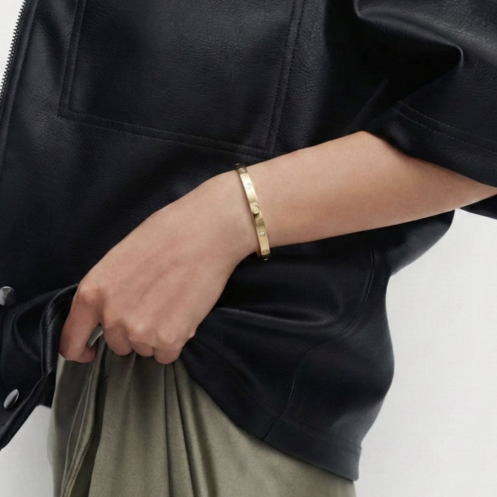Elia Bangle